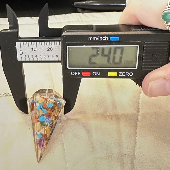 Pendulum, Silver Tone 7” Chain w/Orgone Stone, Diamond Shaped Pendulum - Picture 7 of 12